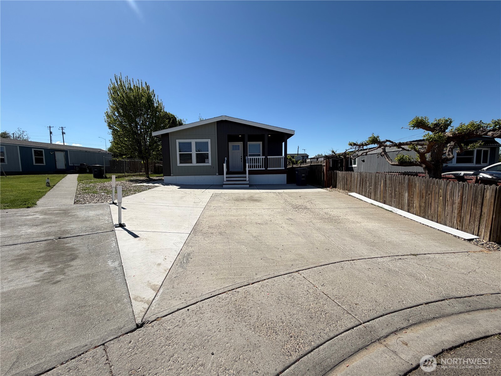 402 Maple Avenue 78 Property Photo 19