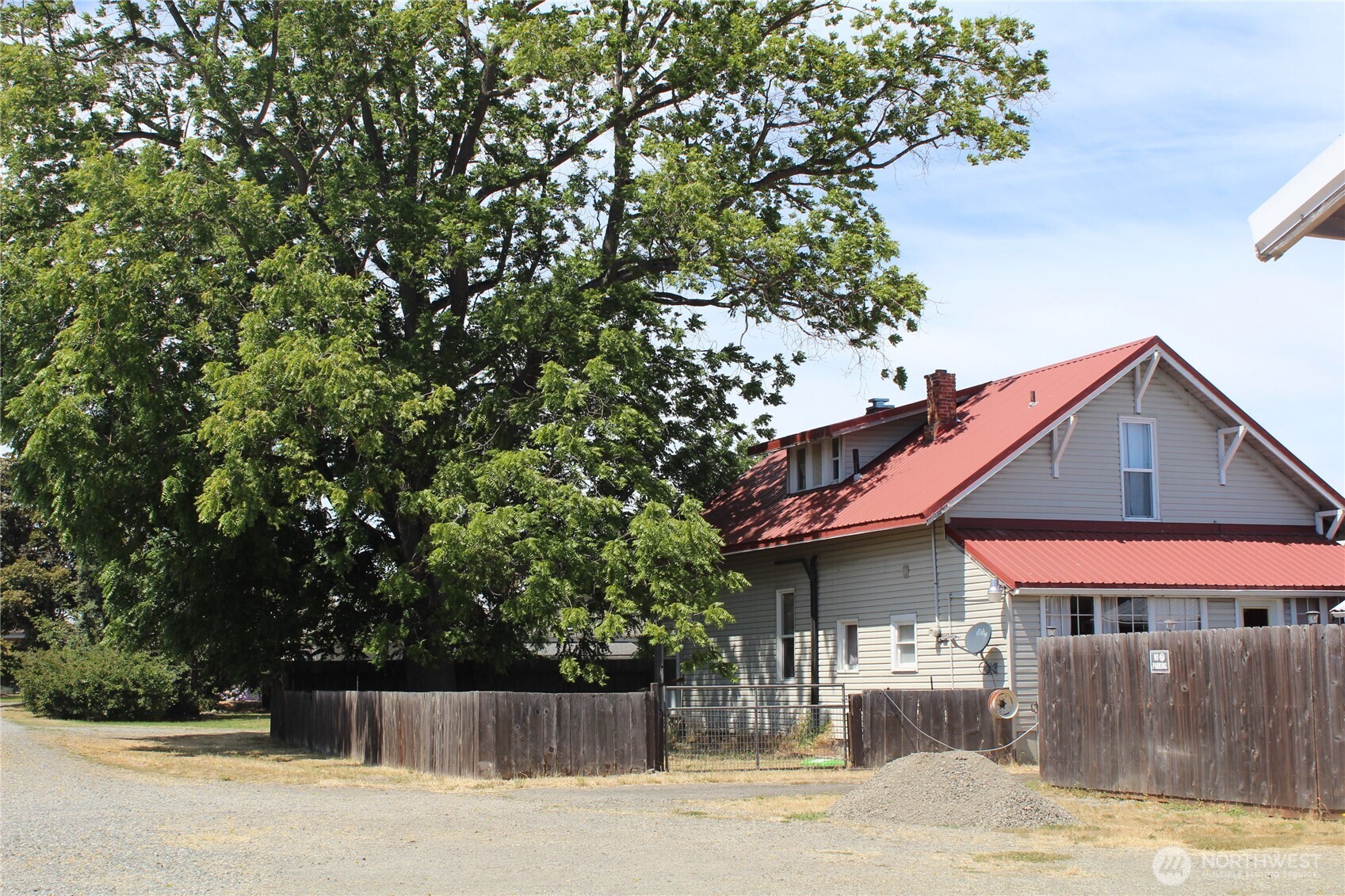 550 N Sequim Avenue Property Photo 1