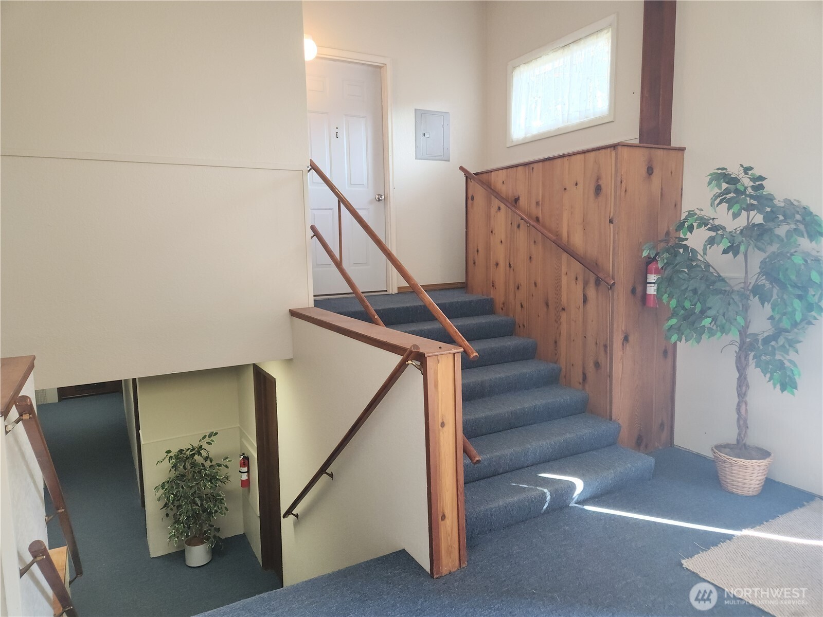 615 5th Street Property Photo 4