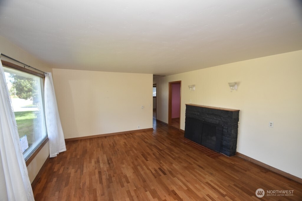 614 S Pine Street Property Photo 2