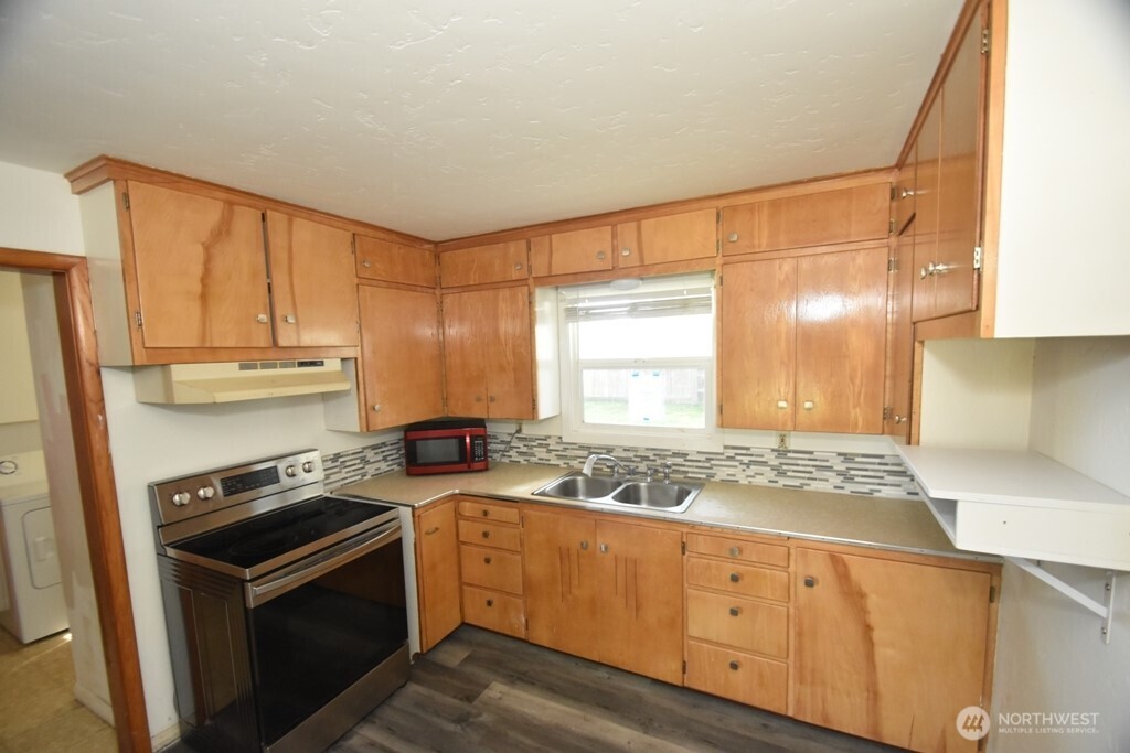 614 S Pine Street Property Photo 7