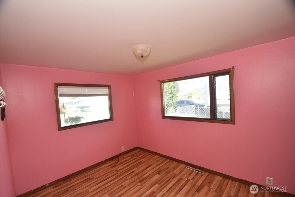 614 S Pine Street Property Photo 10