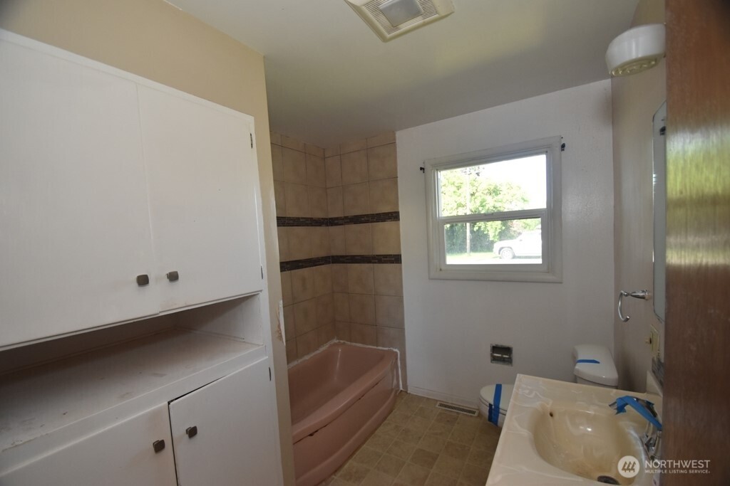 614 S Pine Street Property Photo 16