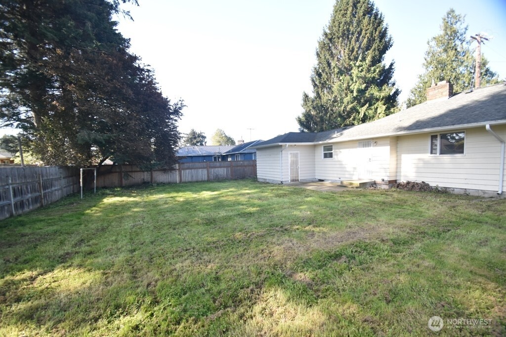 614 S Pine Street Property Photo 23