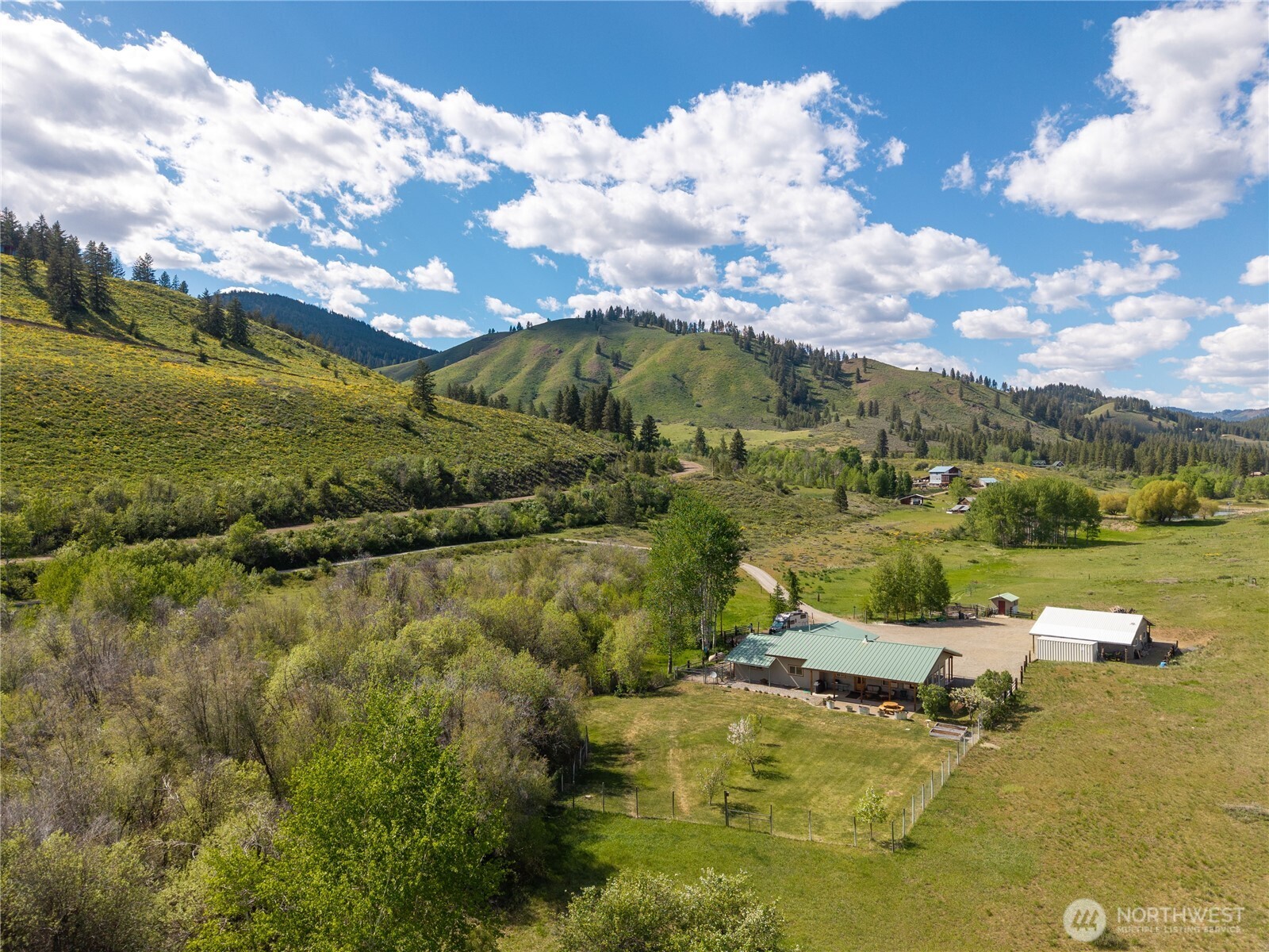 446 Rendezvous Road Property Photo 1