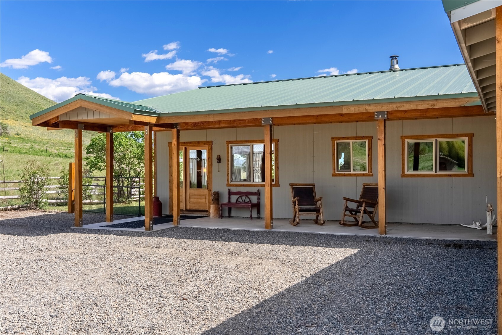 446 Rendezvous Road Property Photo 3