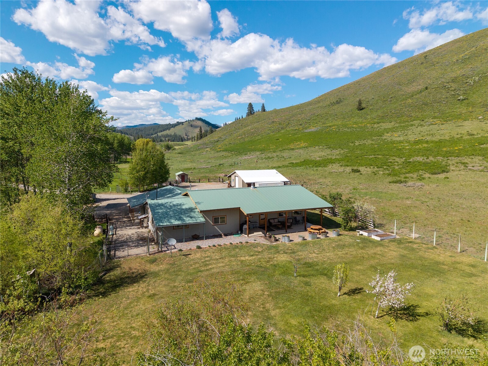 446 Rendezvous Road Property Photo 33