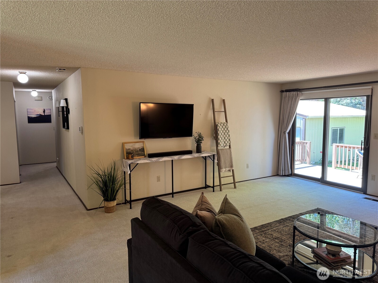 908 S 6th Property Photo 10