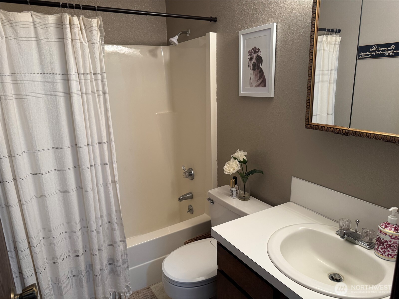 908 S 6th Property Photo 18