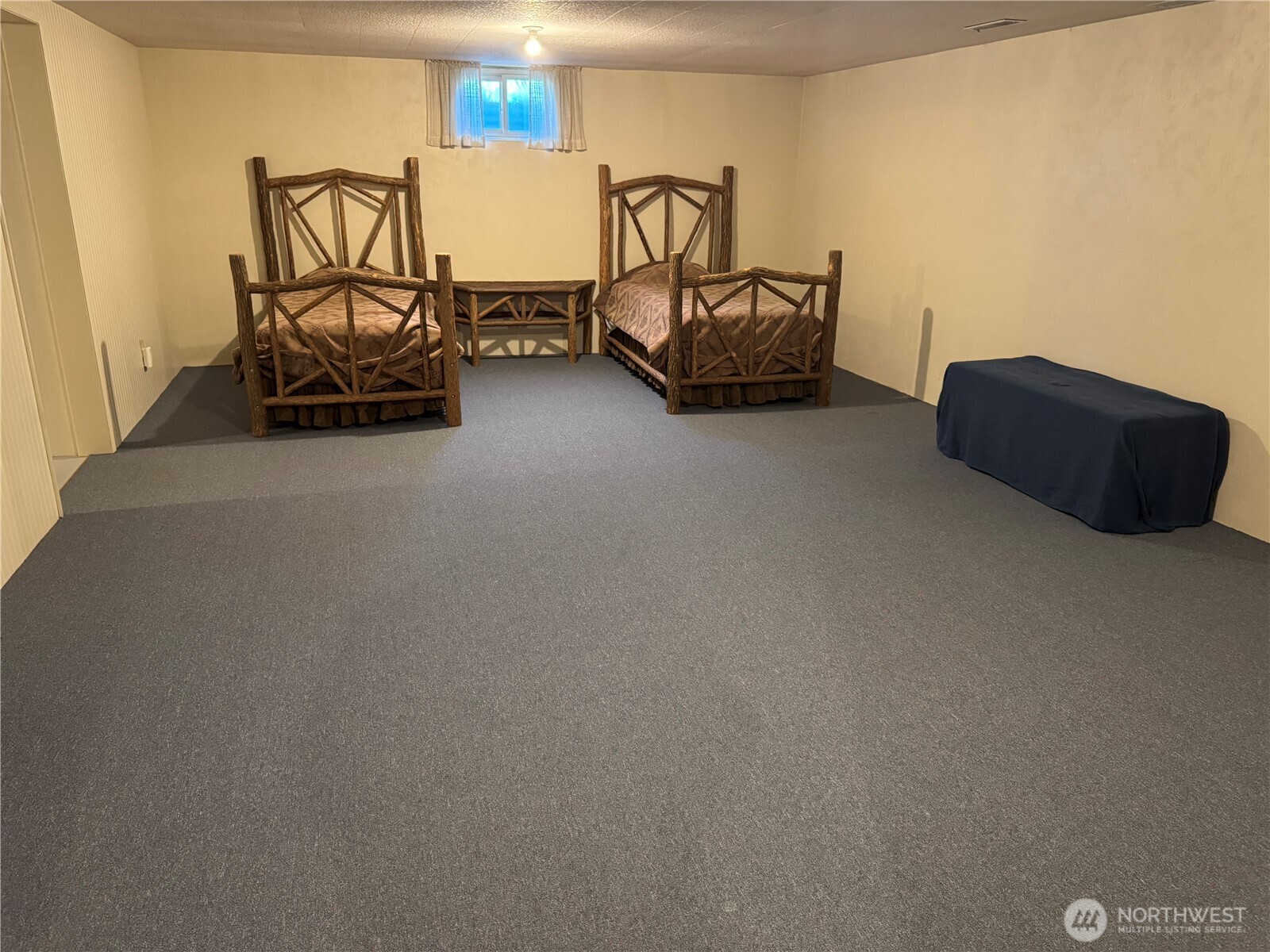 908 S 6th Property Photo 23