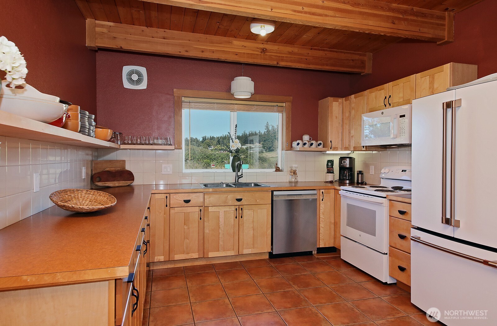 2633 Sunlight Beach Road Property Photo 13
