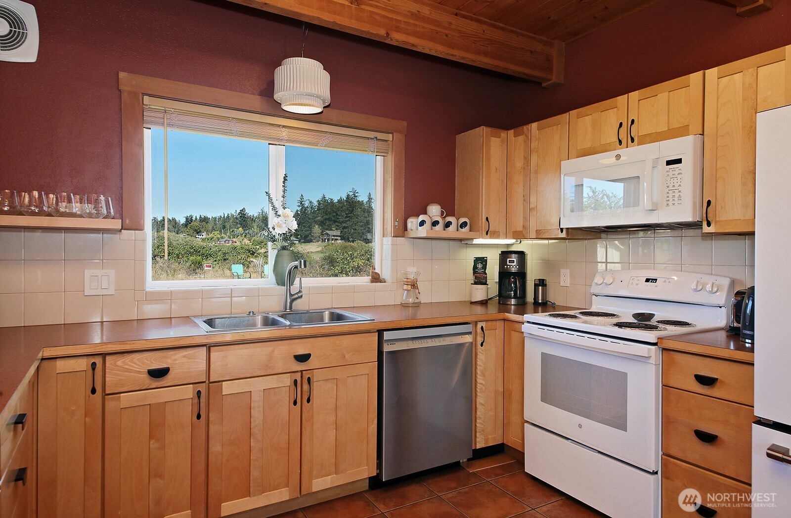 2633 Sunlight Beach Road Property Photo 14