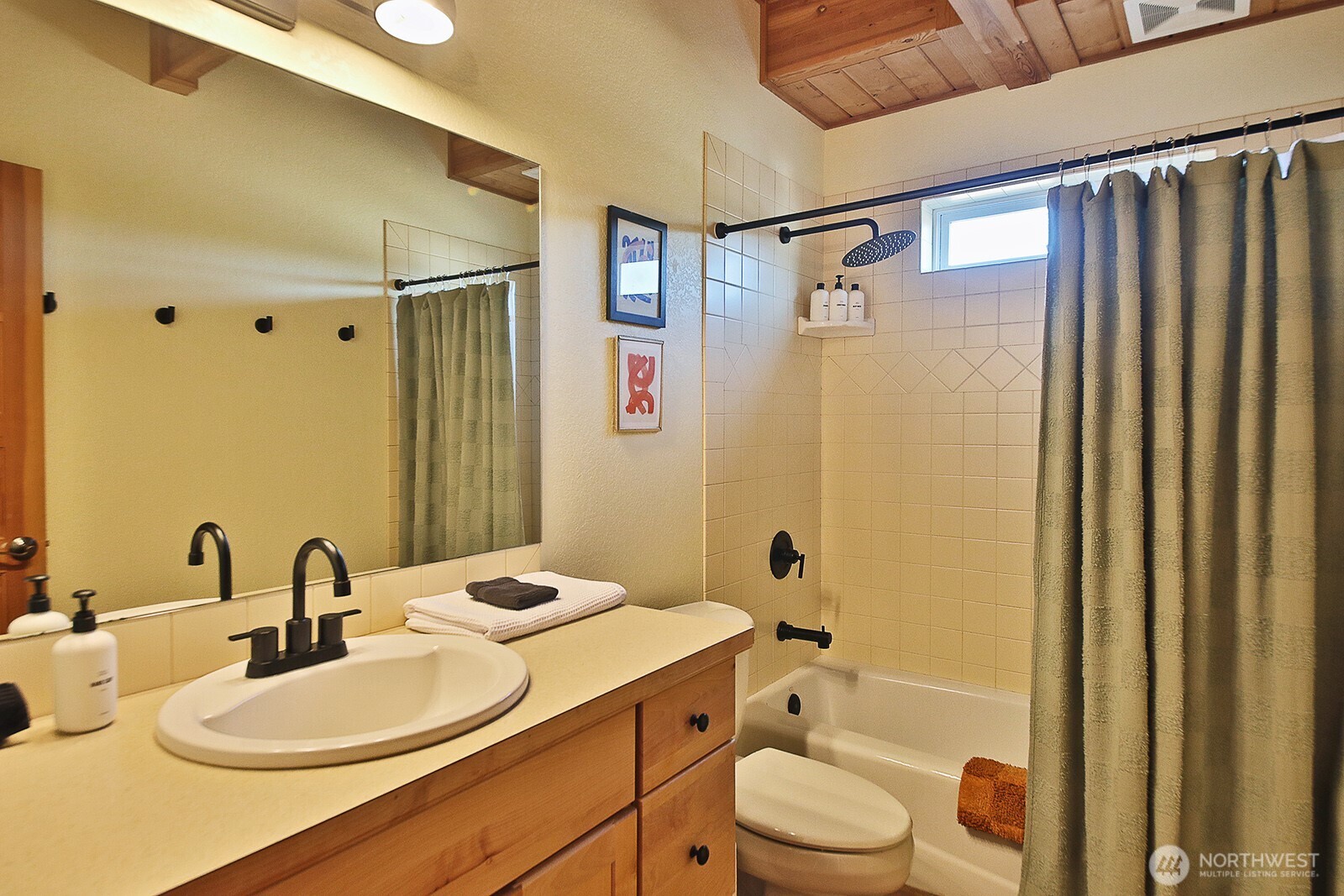 2633 Sunlight Beach Road Property Photo 18