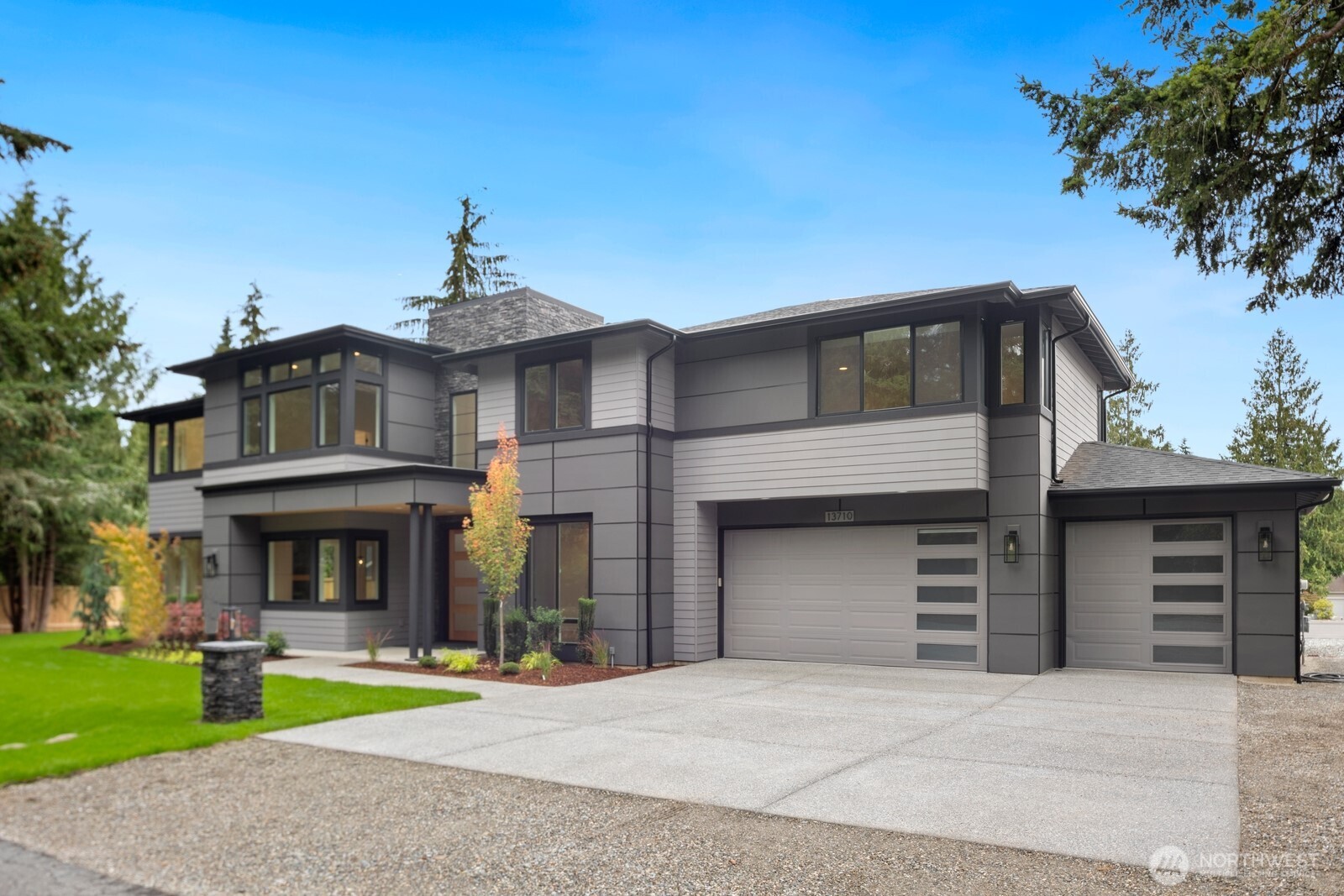 13710 42nd Avenue Property Photo 3