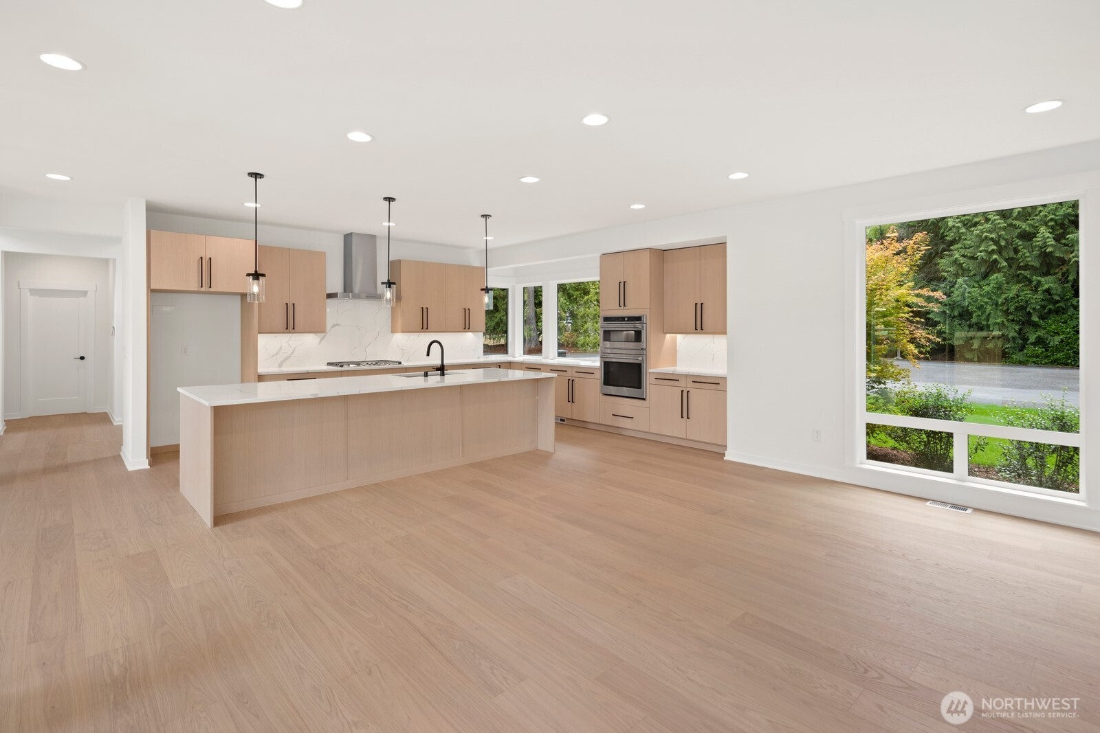 13710 42nd Avenue Property Photo 9