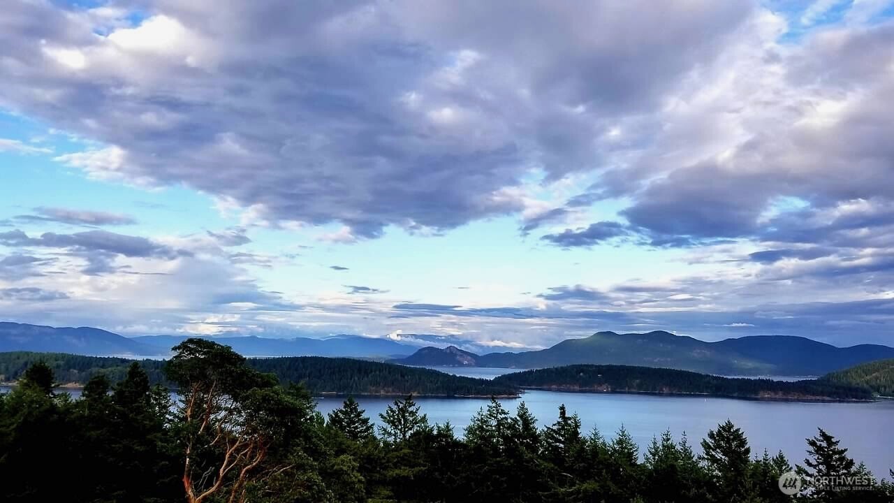 726 Pine Ridge Drive Property Photo 6