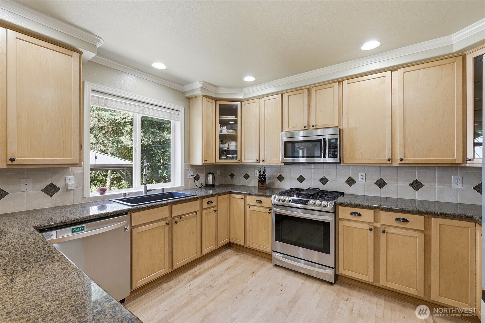 19010 5th Street Property Photo 11