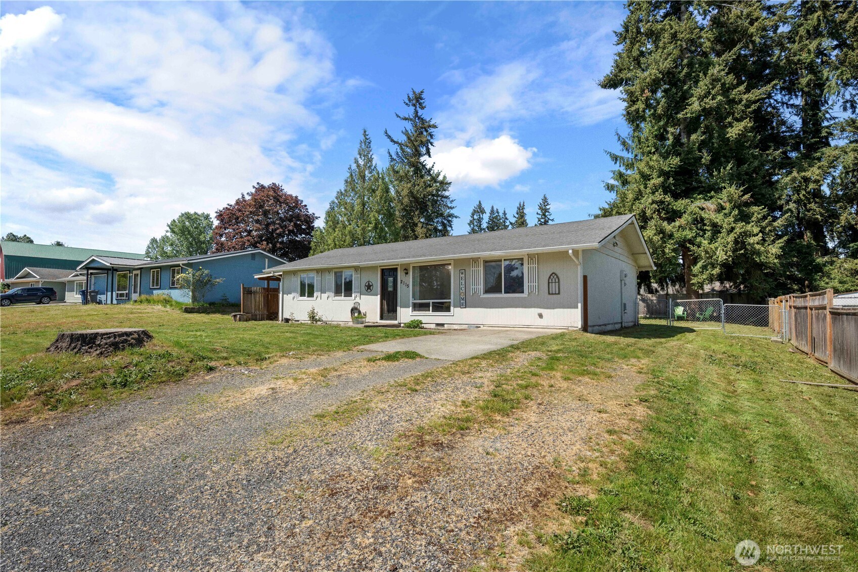 2115 140th Place Property Photo 3