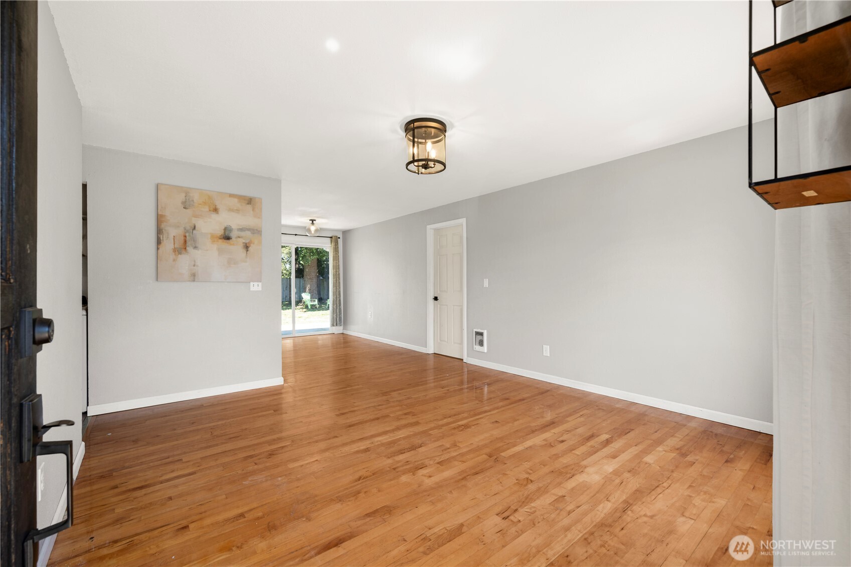 2115 140th Place Property Photo 4