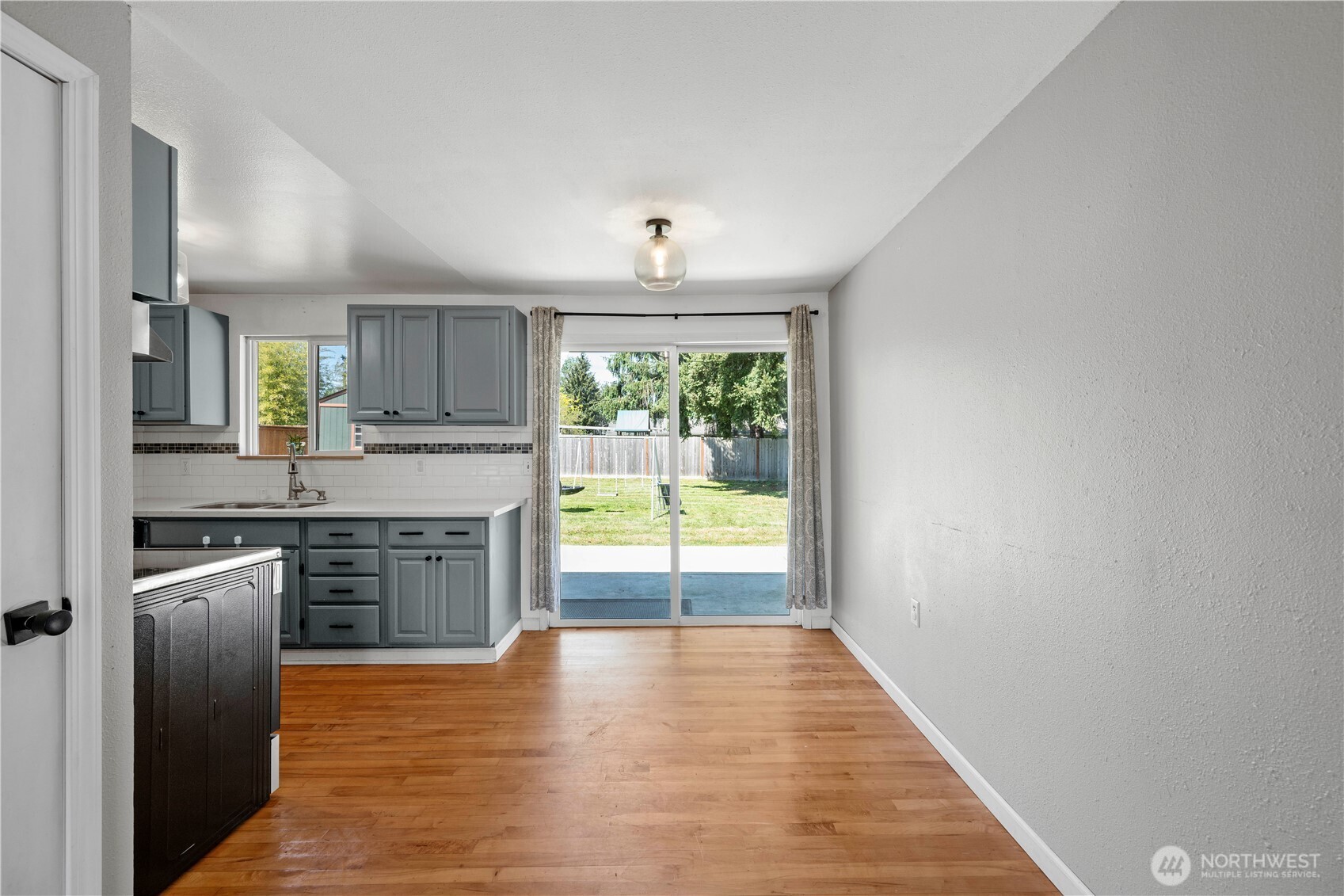 2115 140th Place Property Photo 9