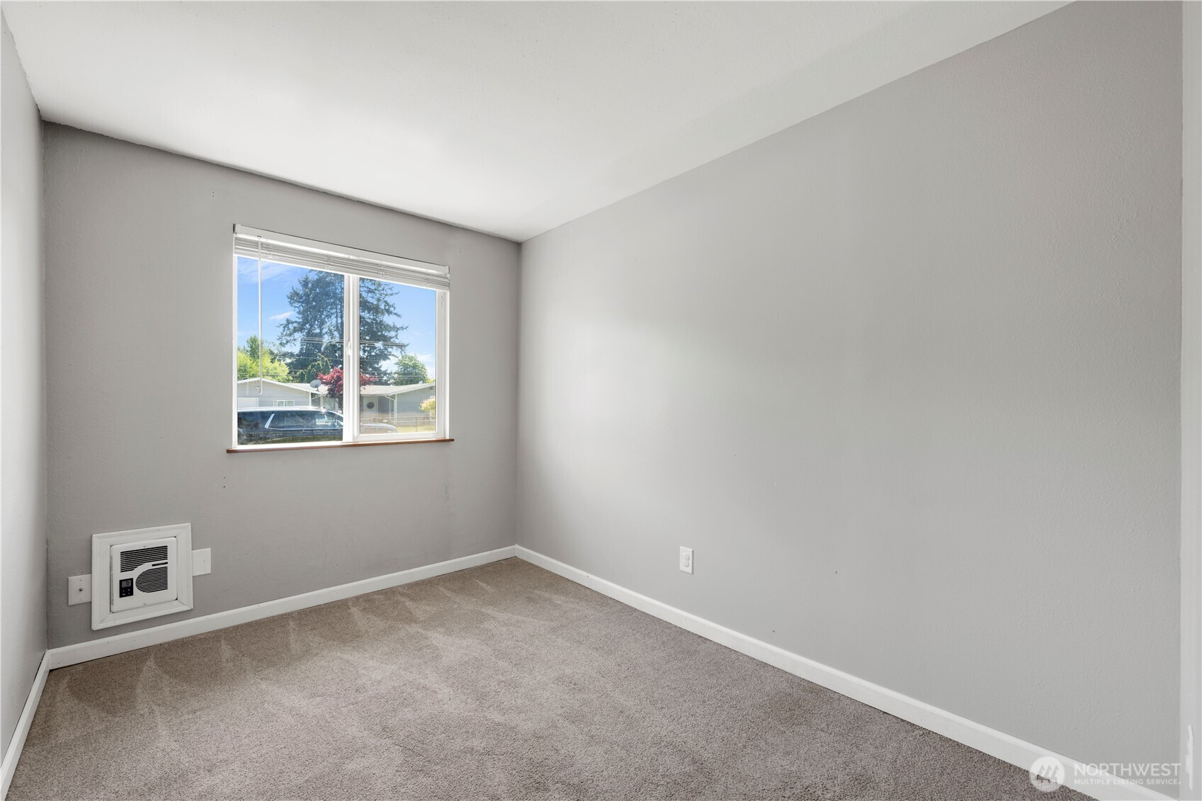 2115 140th Place Property Photo 15