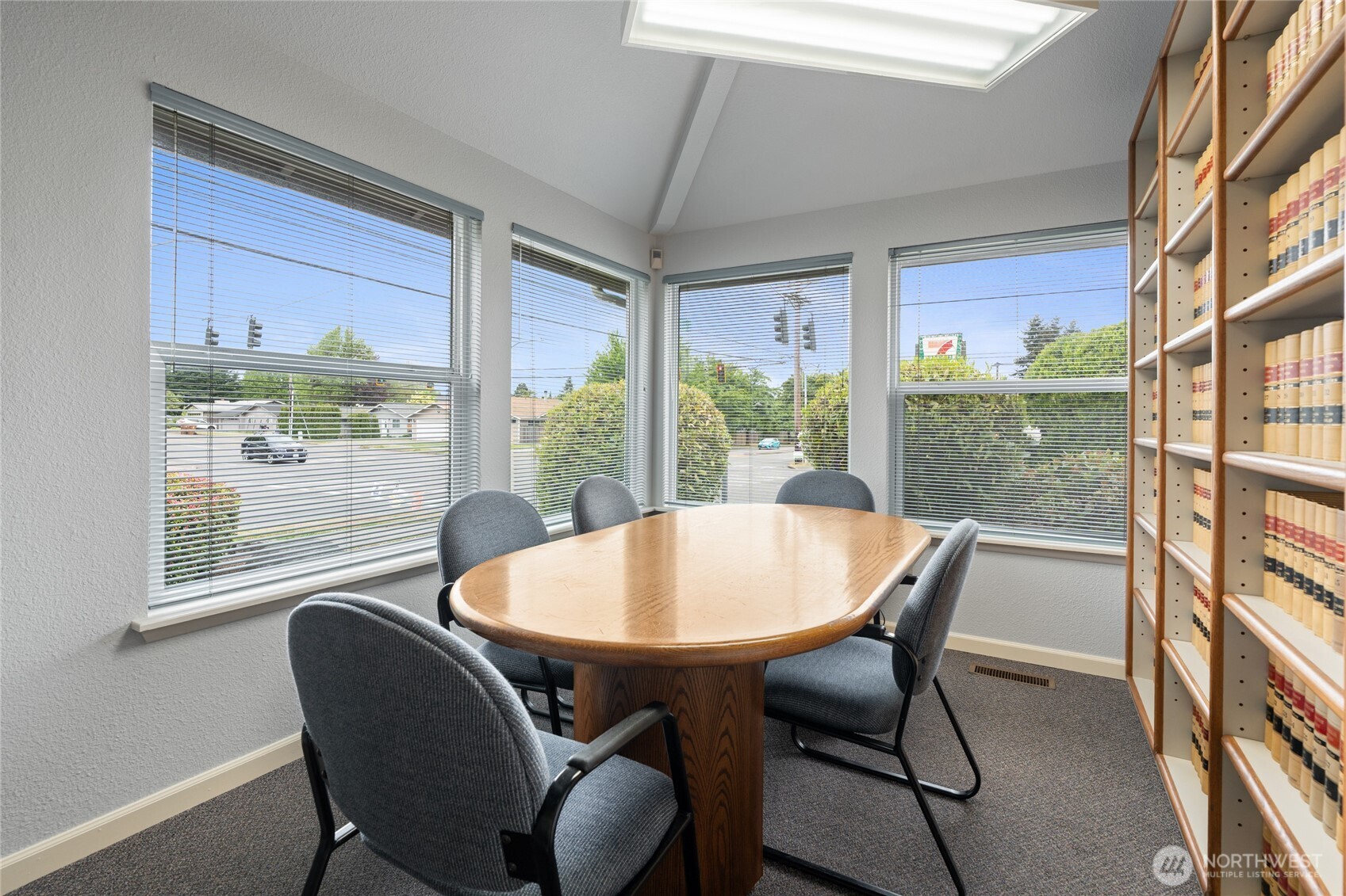 3645 N Pearl Street B Property Photo 15