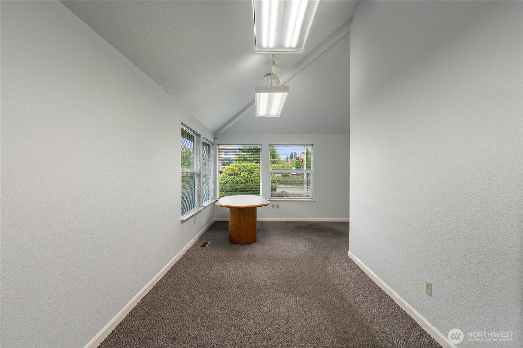 3645 N Pearl Street B Property Photo 24