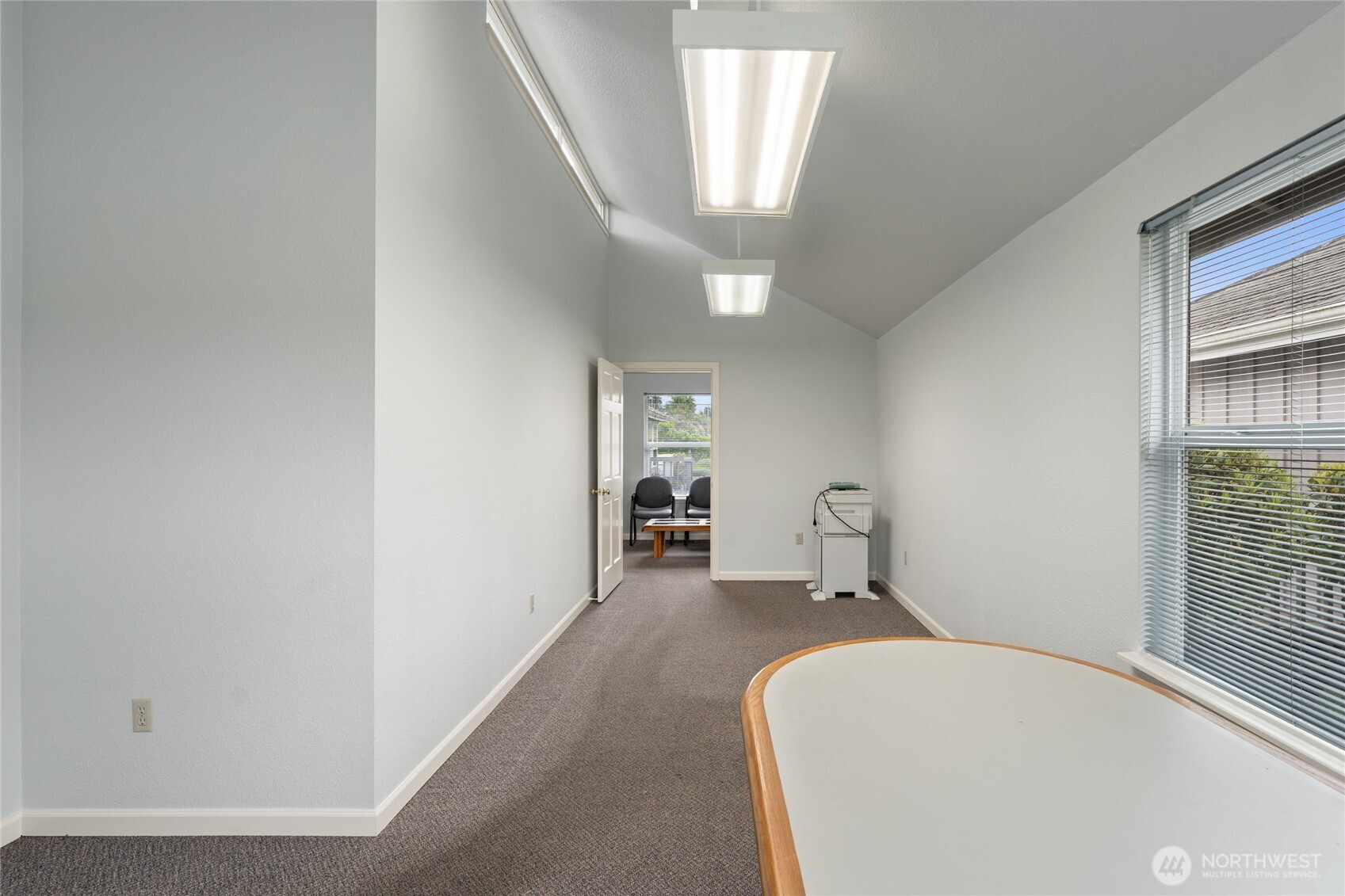 3645 N Pearl Street B Property Photo 27