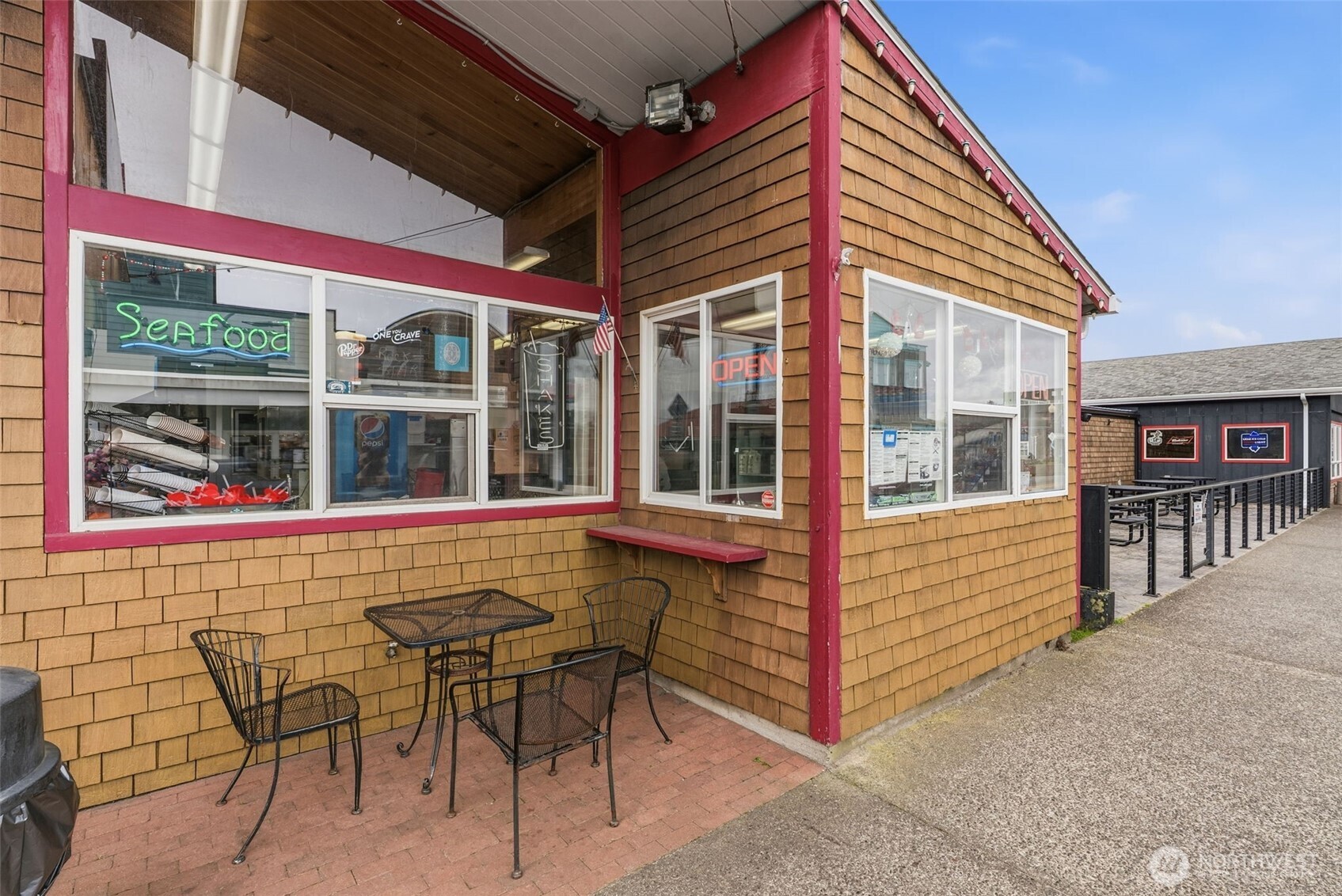 313 Pacific Avenue Property Photo 3