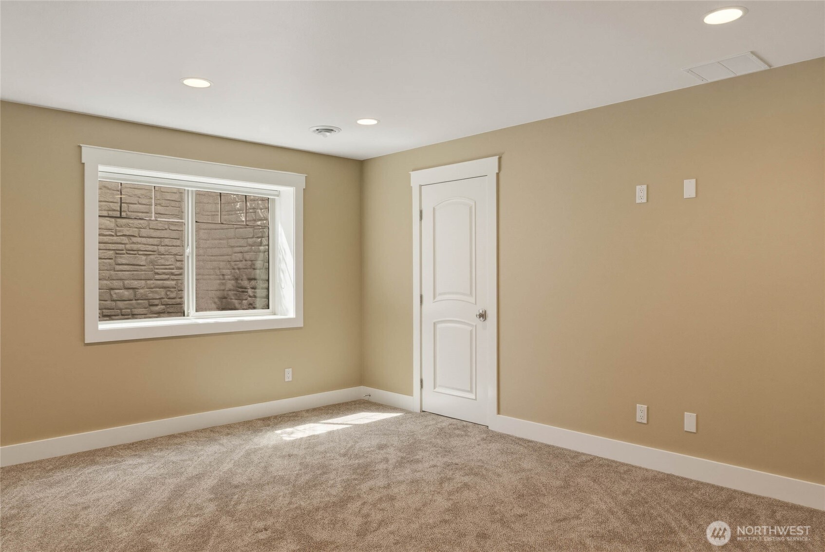 726 L Street Property Photo 39