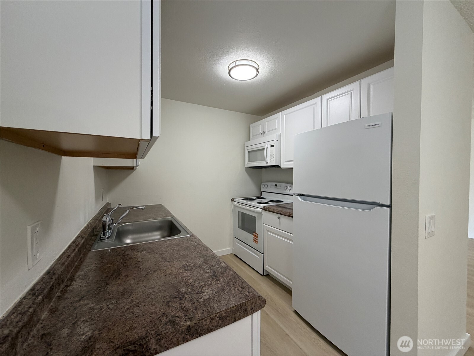 1262 Cedar Avenue 1-4 Property Photo 8