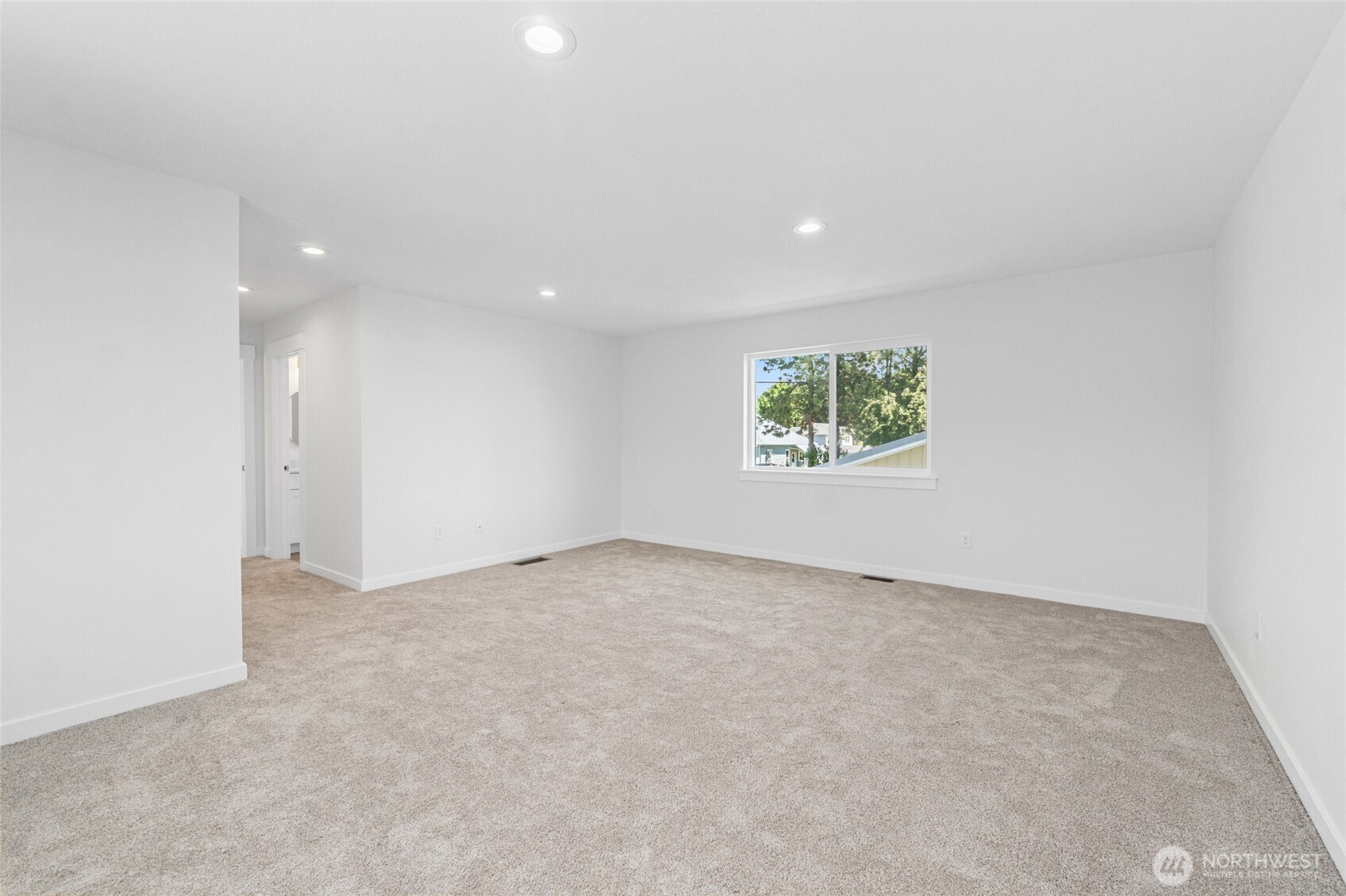 915 W Main / 101 S West St Property Photo 20