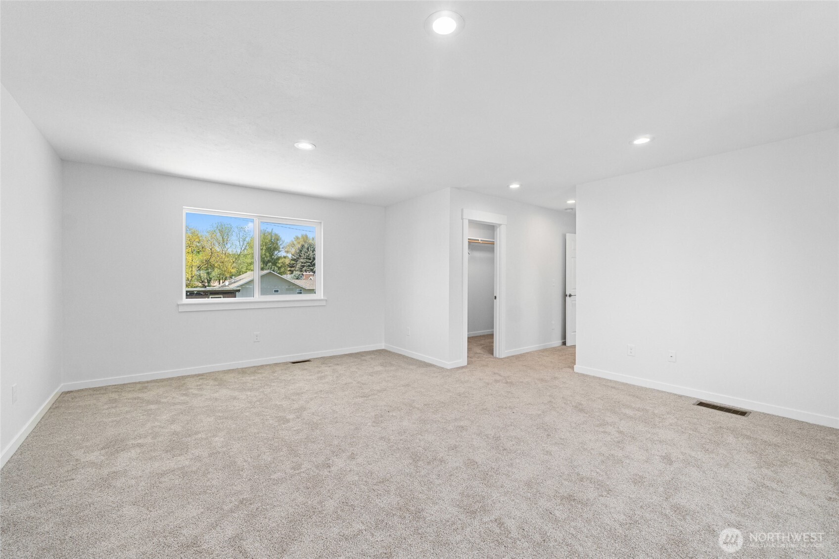 915 W Main / 101 S West St Property Photo 21