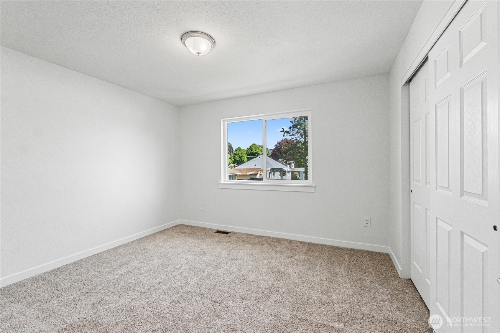 915 W Main / 101 S West St Property Photo 24