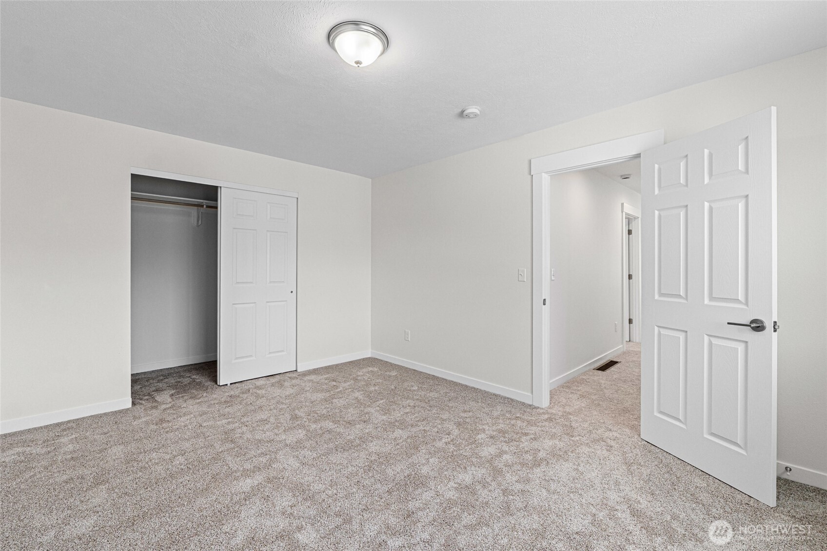 915 W Main / 101 S West St Property Photo 28