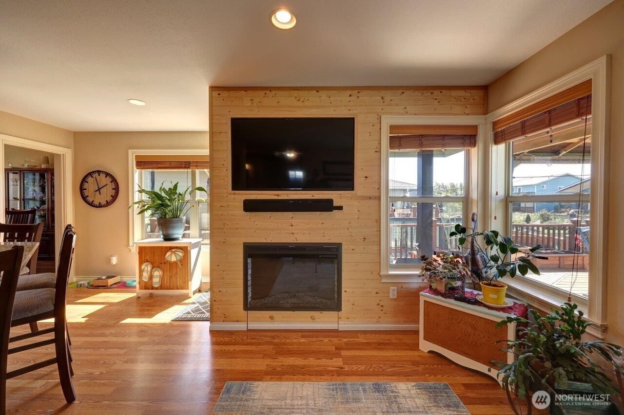 33007 G Place Property Photo 14