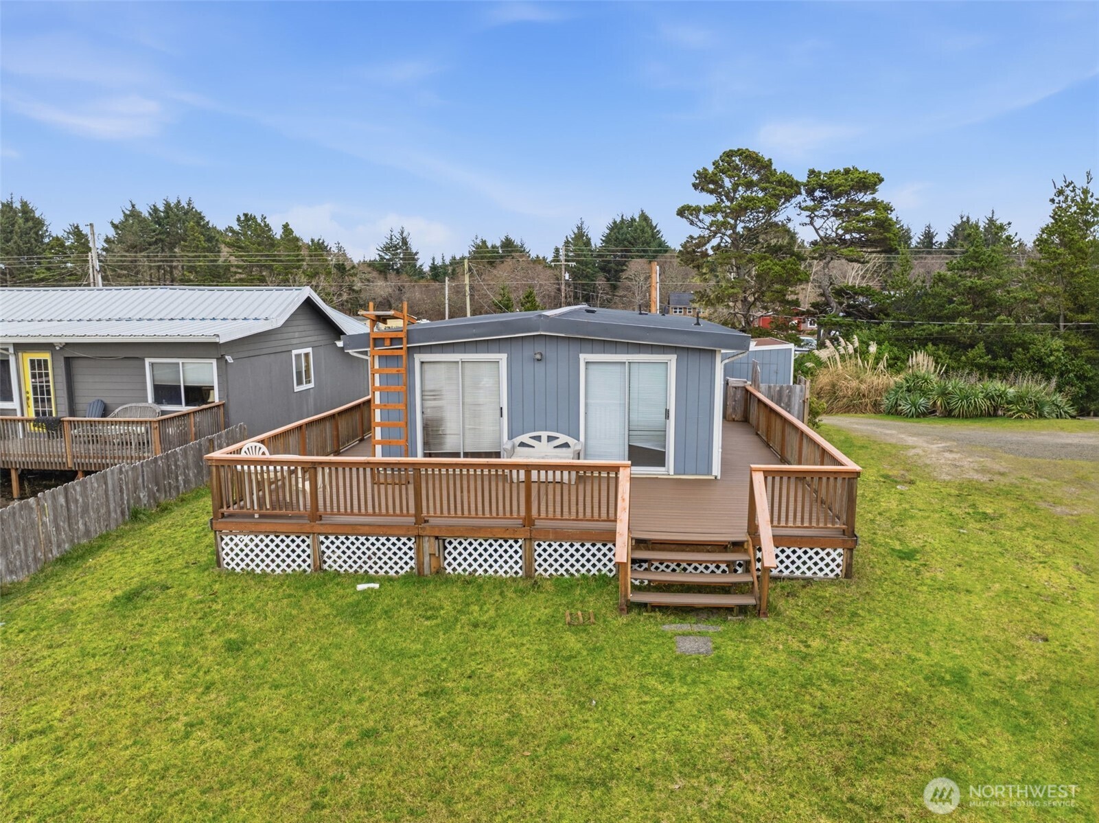 13301 North Place Property Photo 1