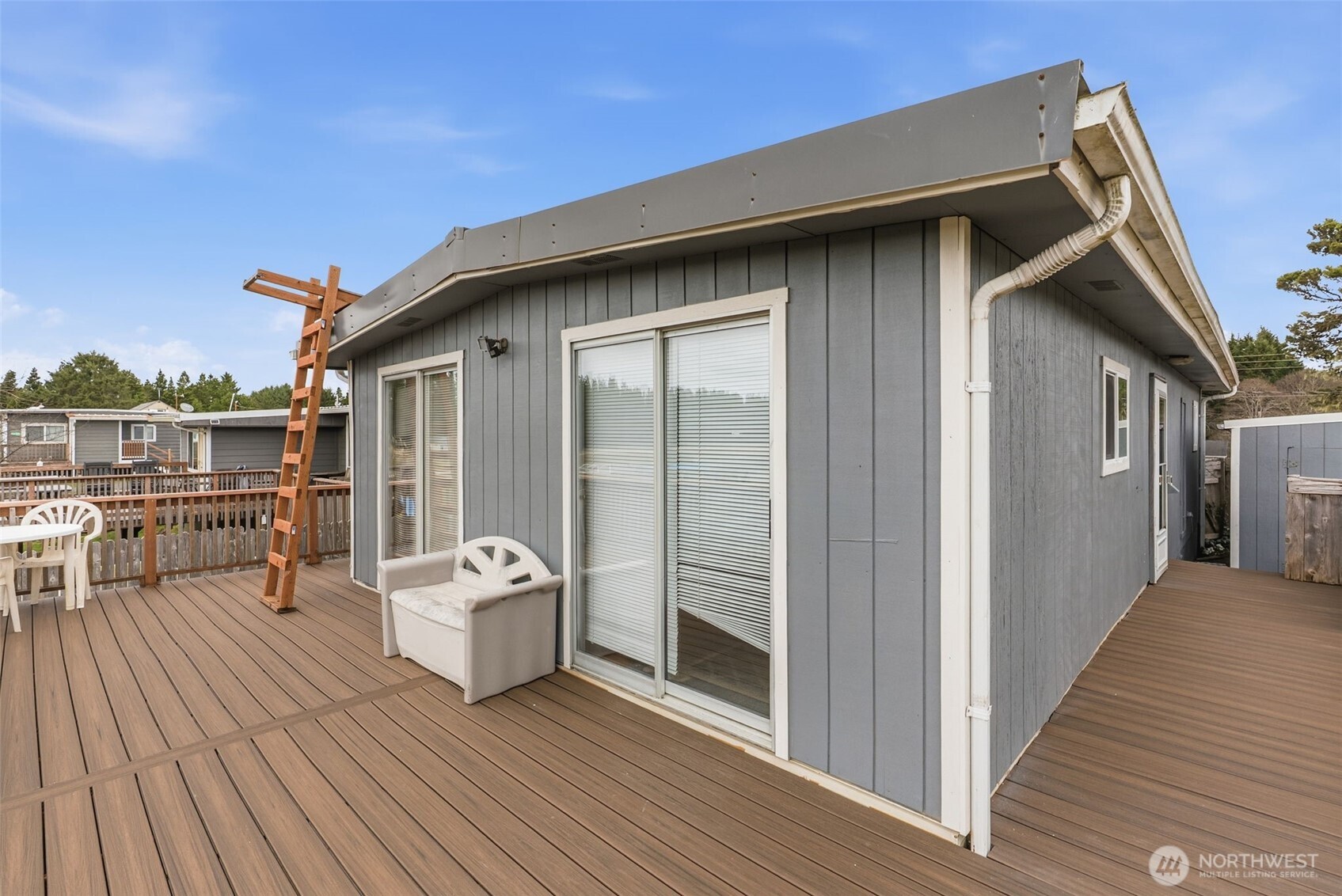 13301 North Place Property Photo 4