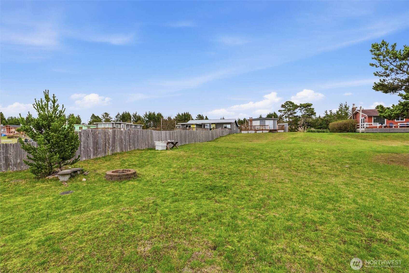 13301 North Place Property Photo 6