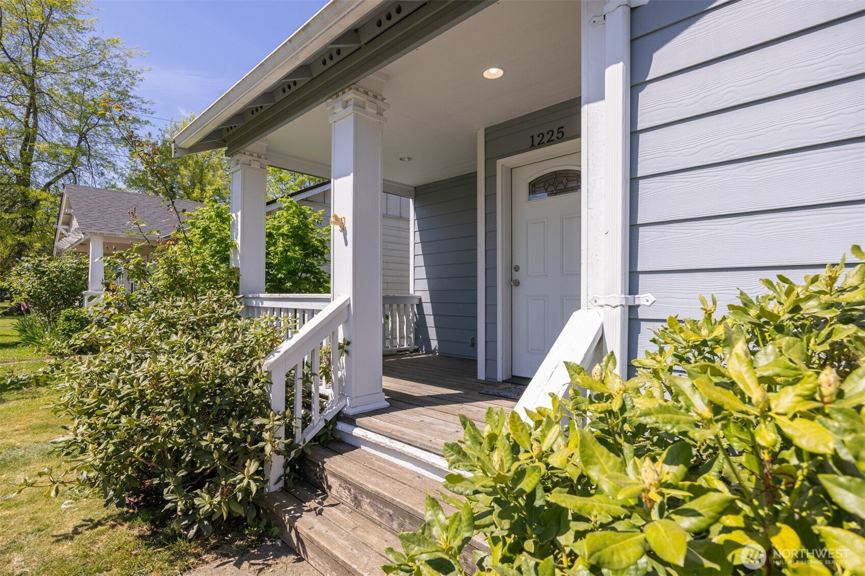 1225 Ash Street Property Photo 4