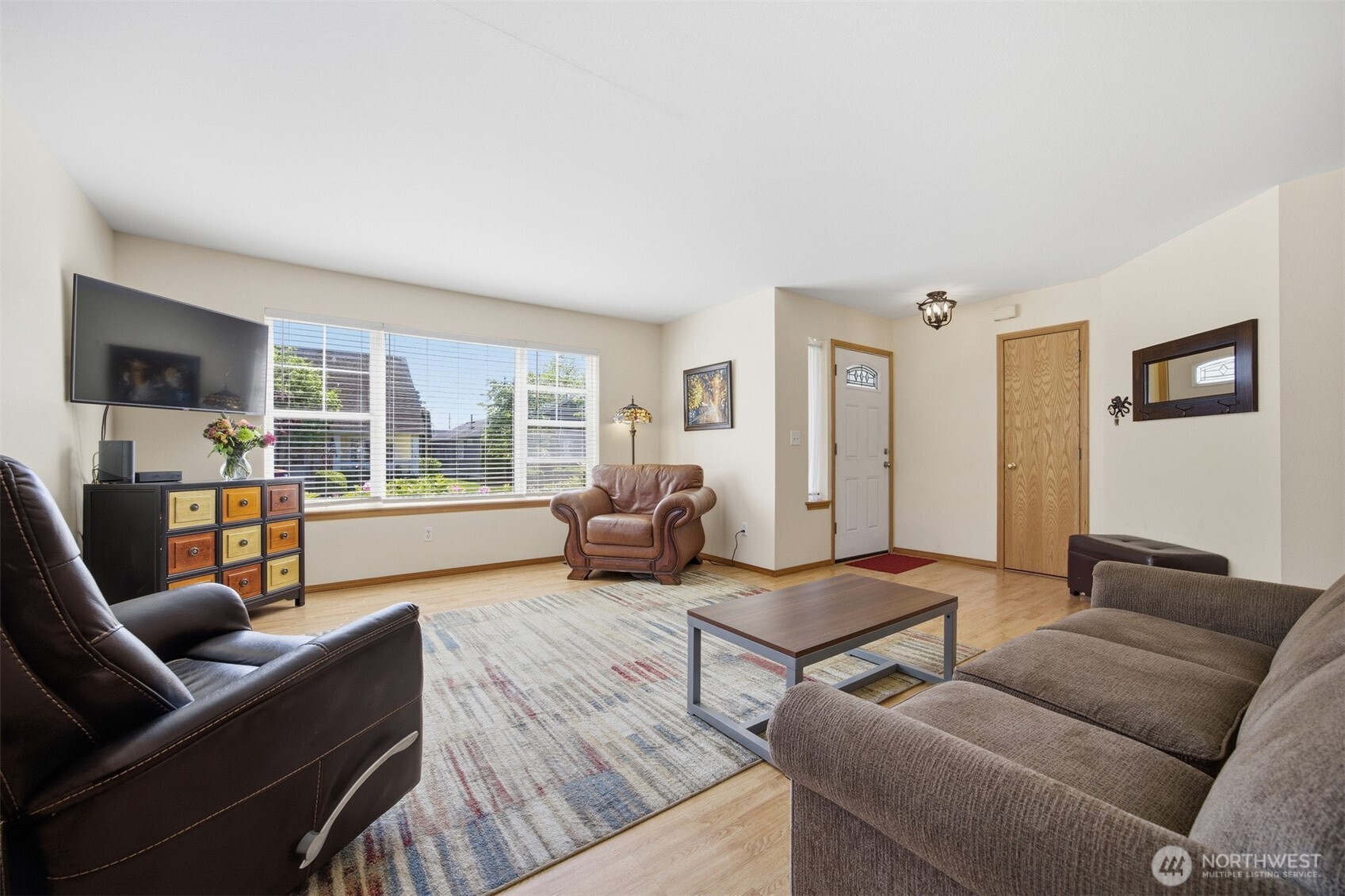 1225 Ash Street Property Photo 10