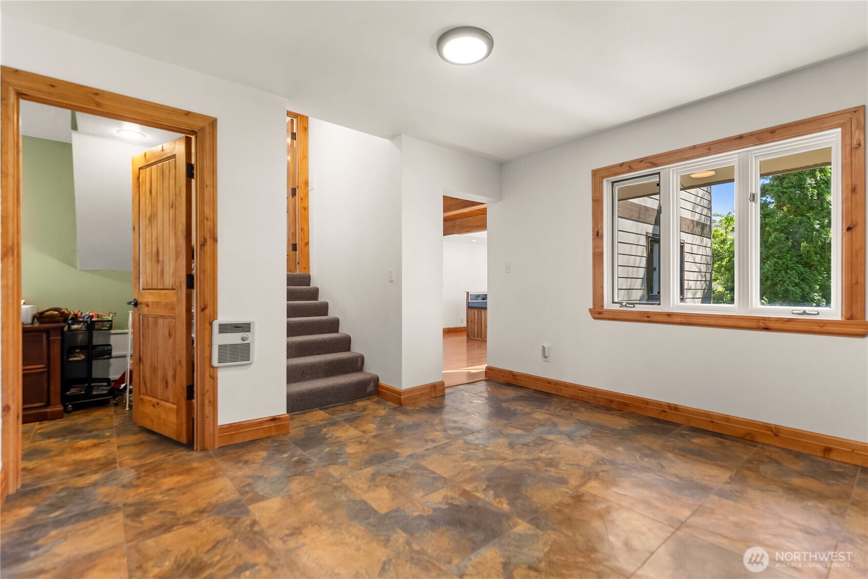 13 Parkway St Property Photo 11