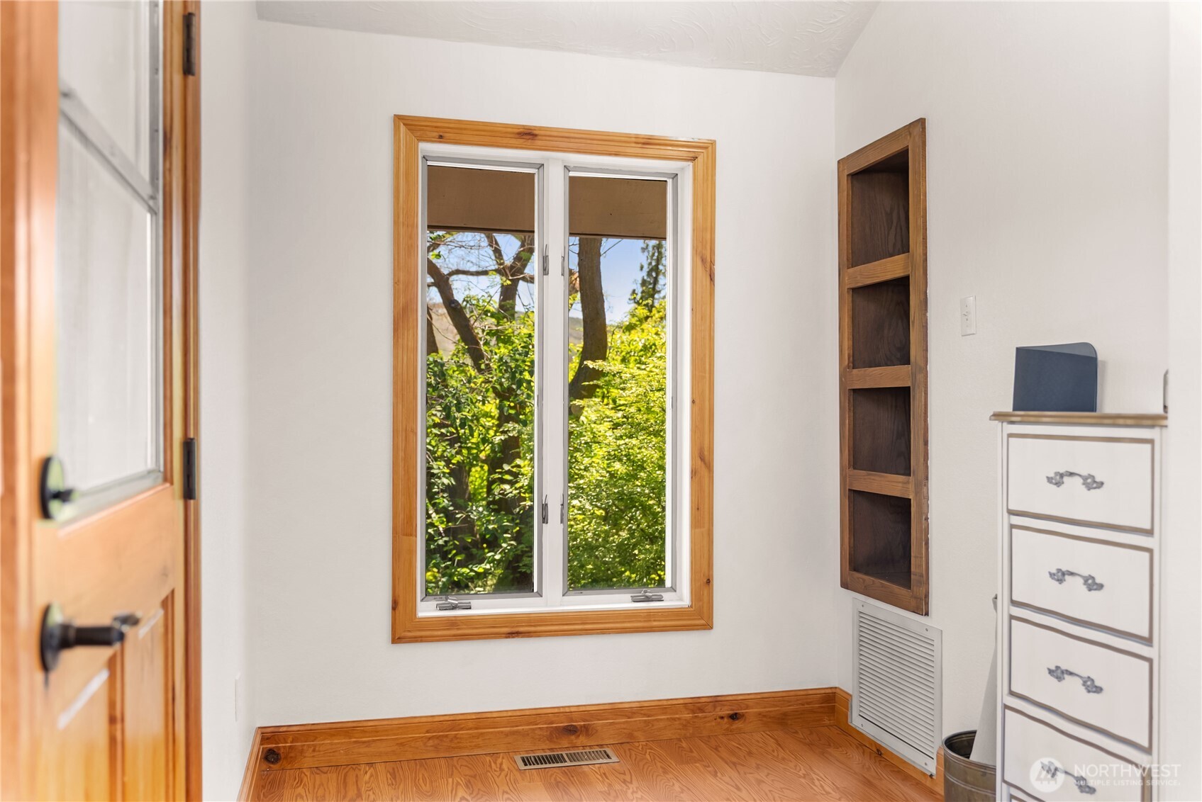 13 Parkway St Property Photo 24