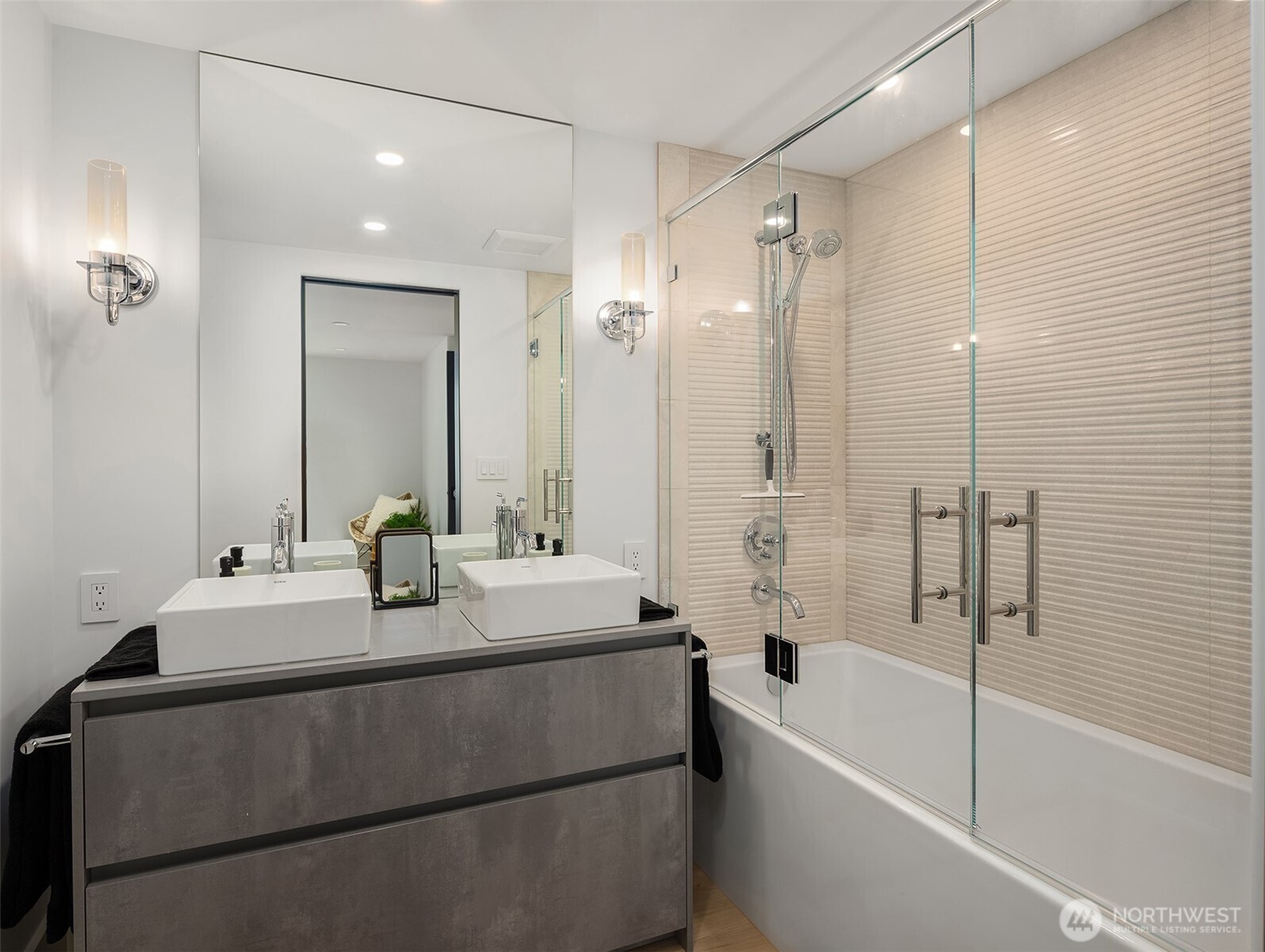 9205 Se Shoreland Drive Property Photo 24