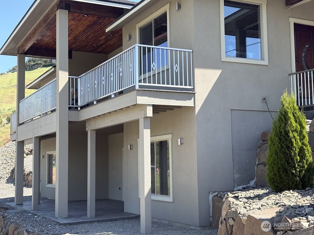 1515 American Fruit Road Property Photo 2