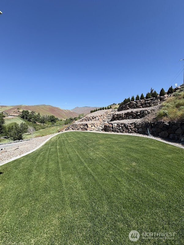 1515 American Fruit Road Property Photo 4