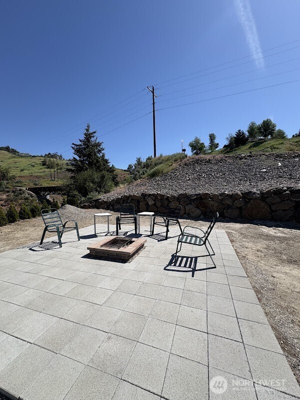 1515 American Fruit Road Property Photo 8