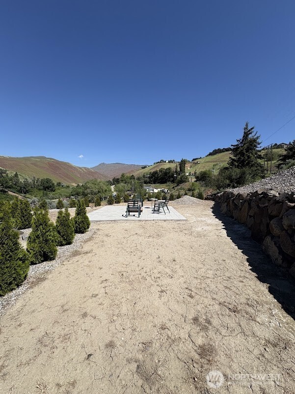 1515 American Fruit Road Property Photo 9
