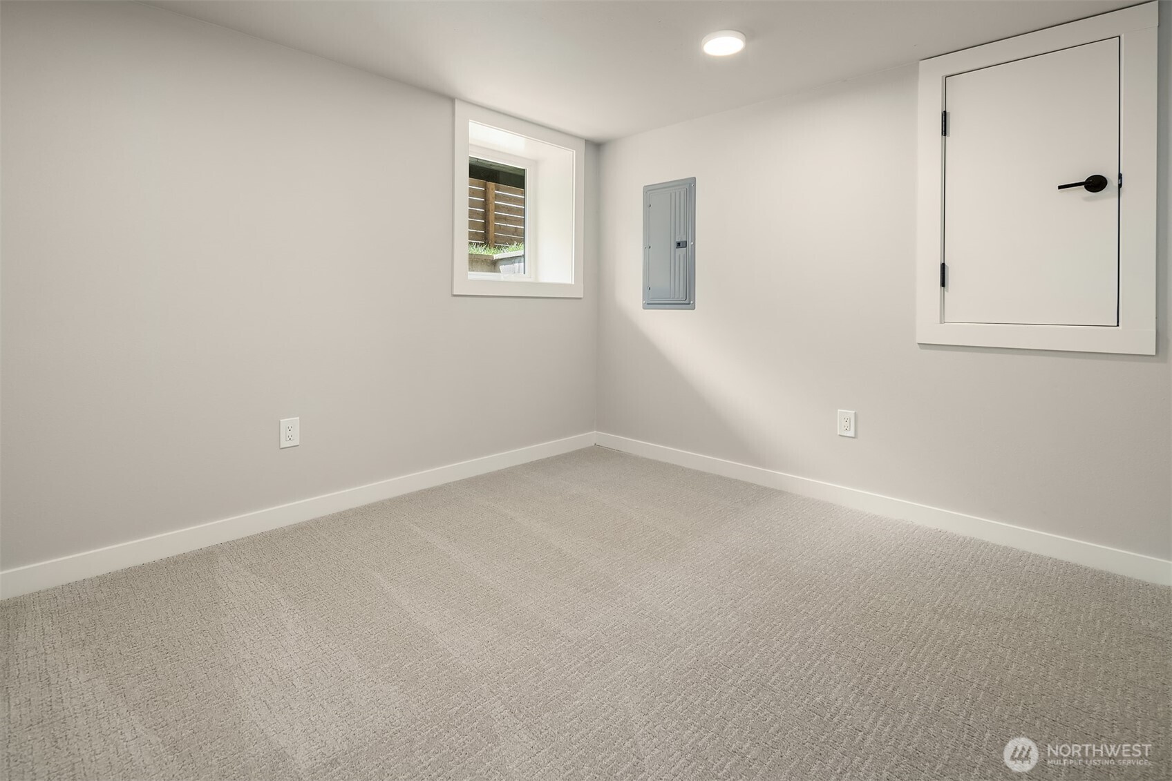 2302 E Pike Street Property Photo 21