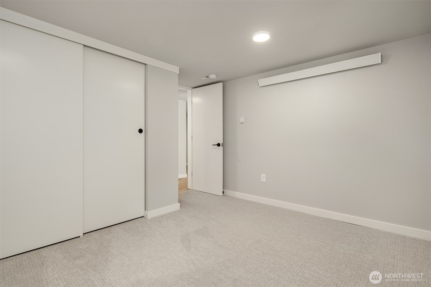 2302 E Pike Street Property Photo 22